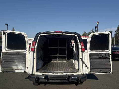 2017 GMC Savana 2500