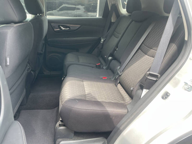 2017 Nissan Rogue SV