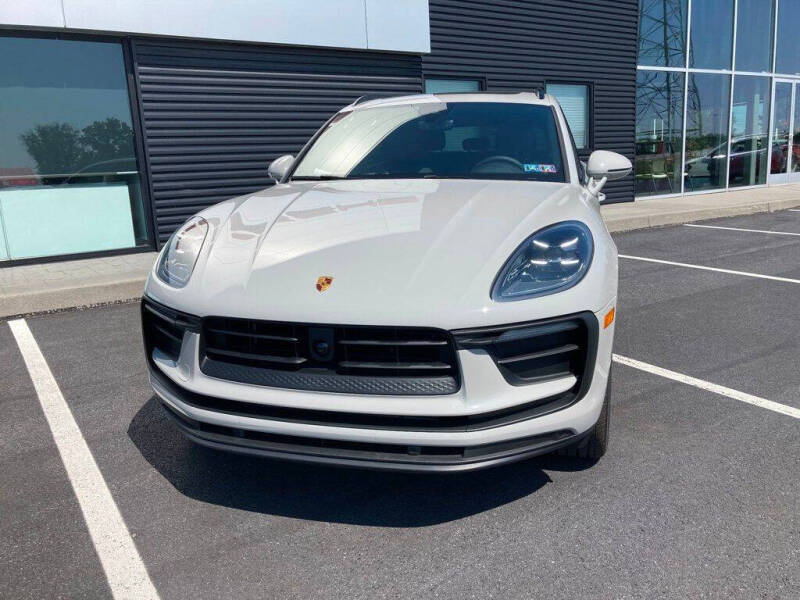 2025 Porsche Macan