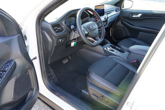 2026 Ford Escape Hybrid ST-Line Select