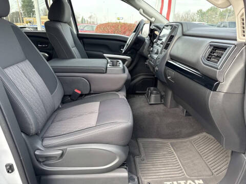 2024 Nissan Titan SV