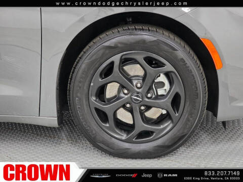 2022 Chrysler Pacifica Hybrid Touring L