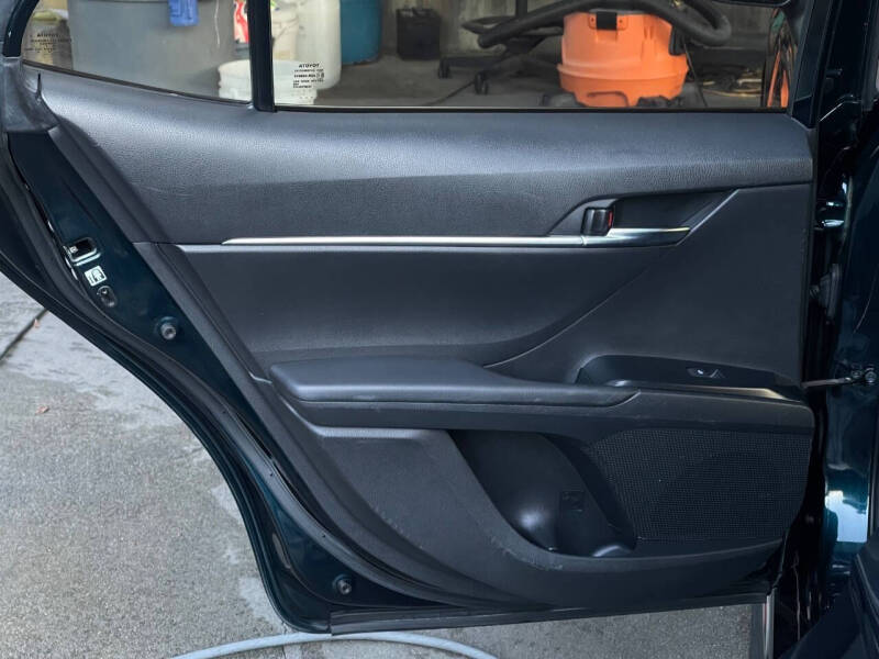 2018 Toyota Camry SE