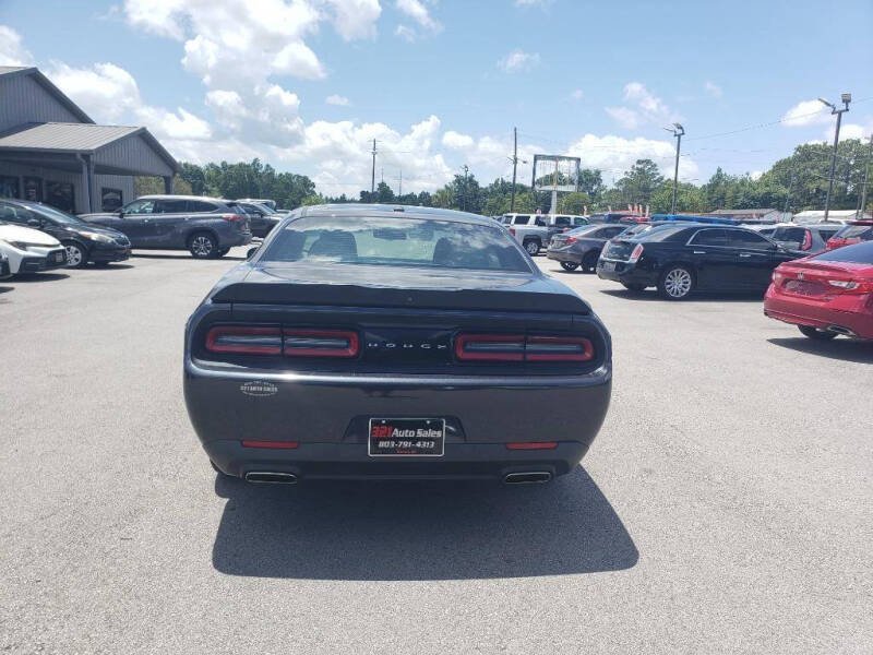 2019 Dodge Challenger SXT