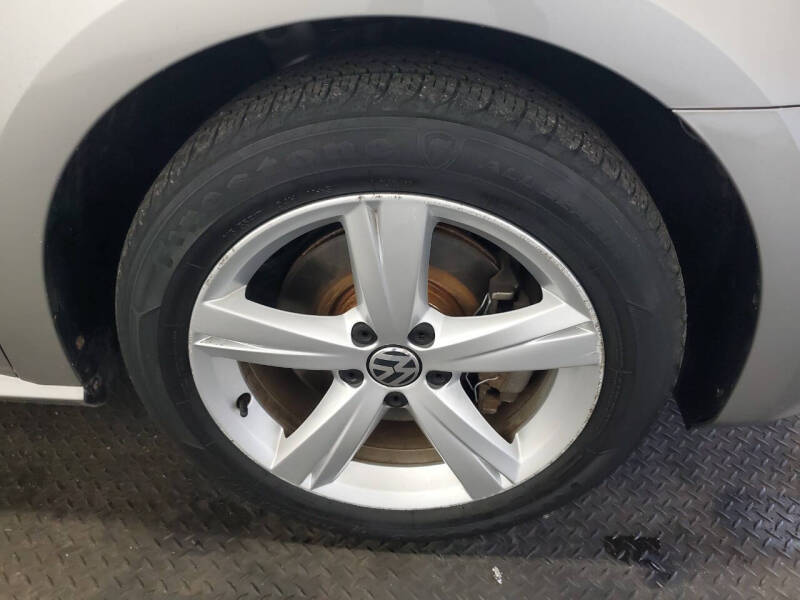 2014 Volkswagen Passat 1.8T SE