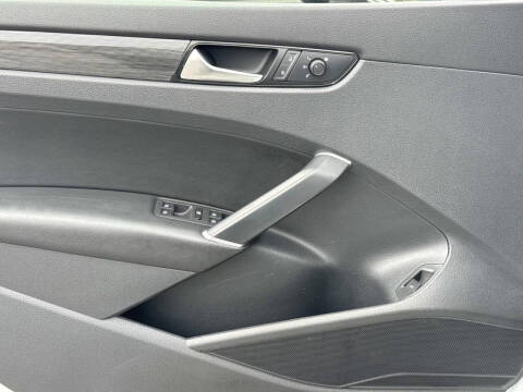 2021 Volkswagen Passat R-Line