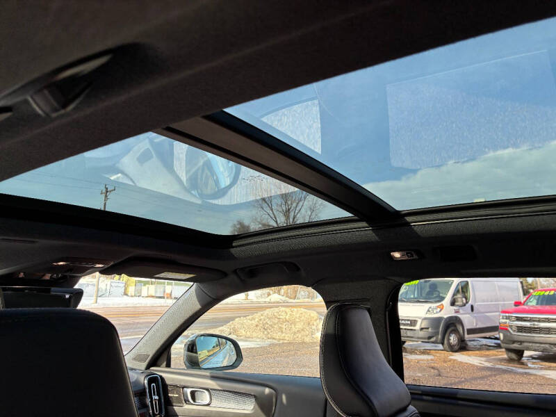 2019 Volvo XC40 T5 R-Design