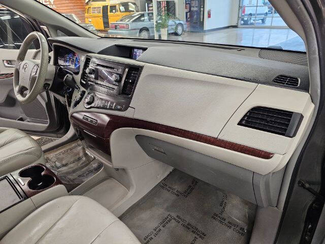 2012 Toyota Sienna XLE 8-Passenger