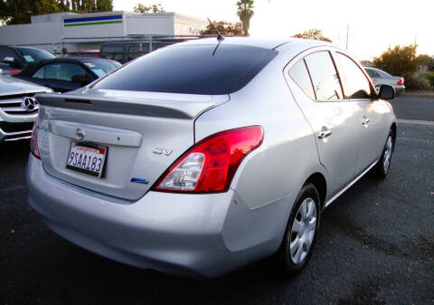 2014 Nissan Versa 1.6 SV