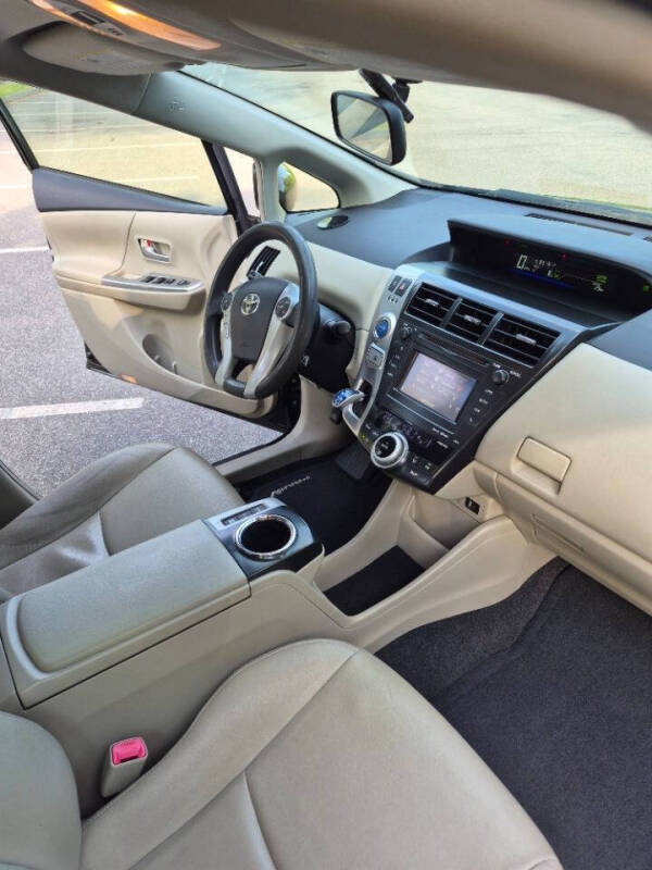 2013 Toyota Prius v Three