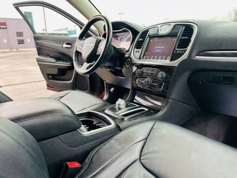 2017 Chrysler 300 Limited