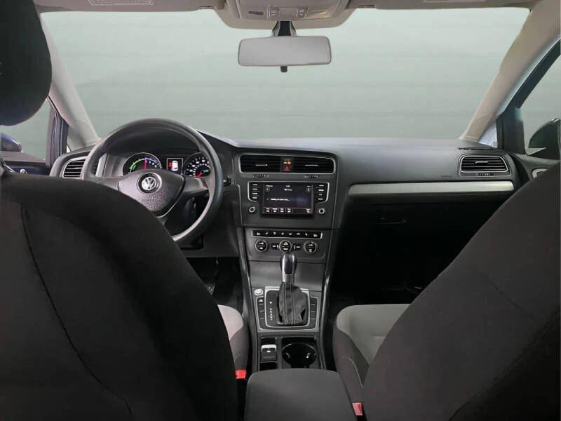2016 Volkswagen e-Golf SE