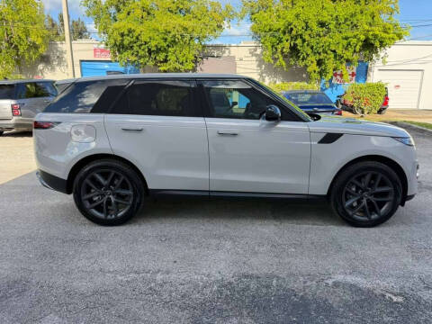 2025 Land Rover Range Rover Sport P360 SE