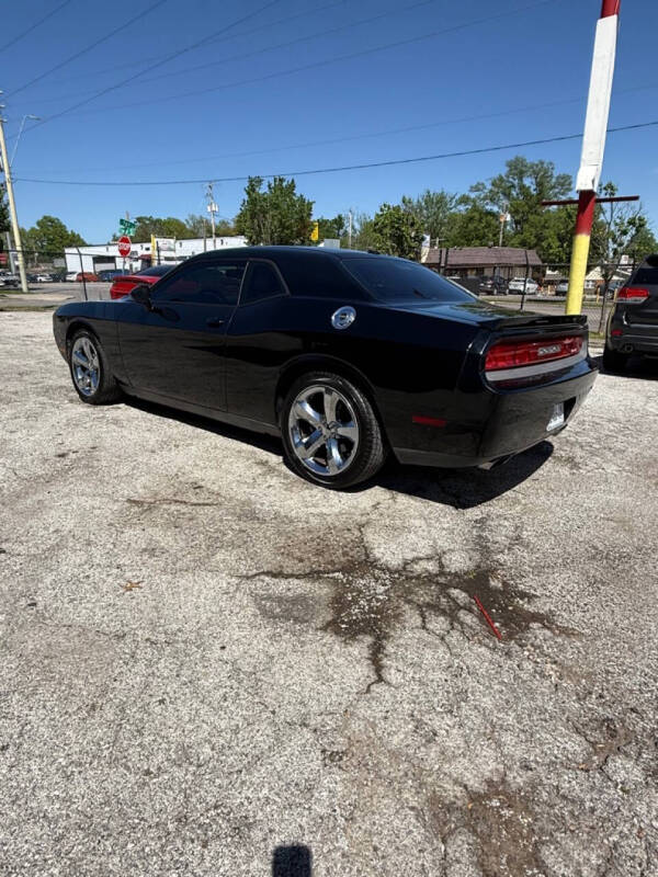 2013 Dodge Challenger SXT Plus
