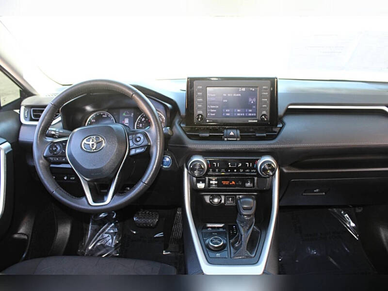 2022 Toyota RAV4 Hybrid XLE