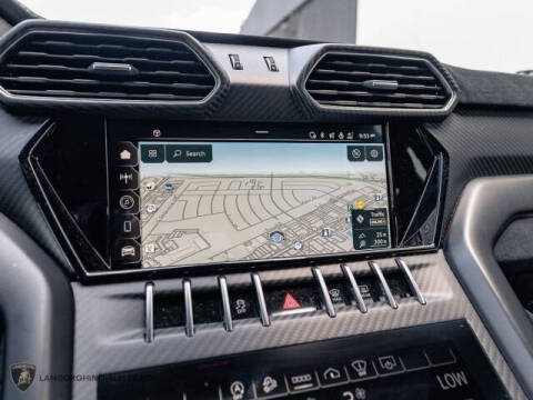 2023 Lamborghini Urus Performante