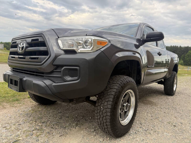 2017 Toyota Tacoma SR