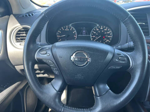 2017 Nissan Pathfinder Platinum