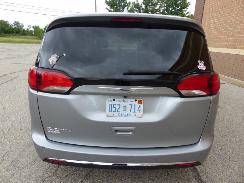 2020 Chrysler Pacifica Touring L