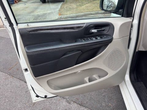 2013 Chrysler Town and Country Touring