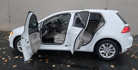 2016 Volkswagen Golf TSI S