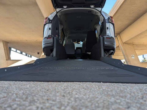 2025 Toyota Sienna LE 8-Passenger