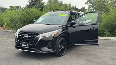 2022 Nissan Kicks SR