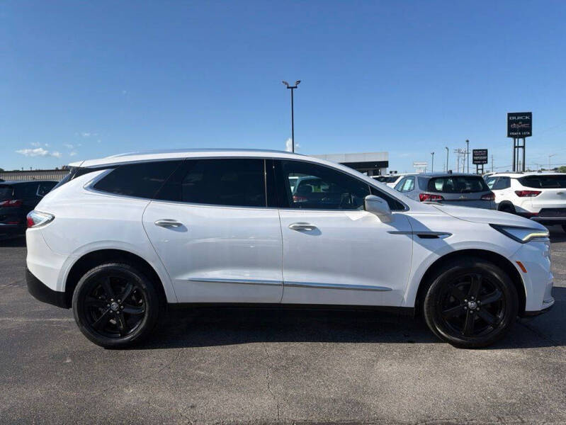 2023 Buick Enclave Essence