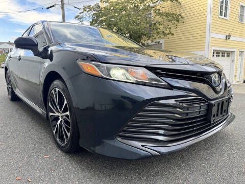 2020 Toyota Camry Hybrid LE