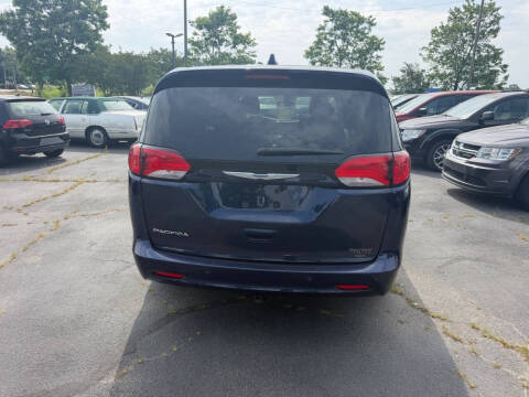 2018 Chrysler Pacifica LX