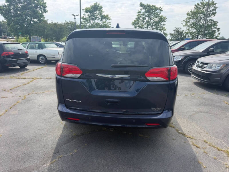 2018 Chrysler Pacifica LX