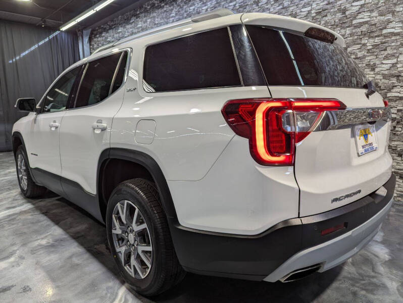 2023 GMC Acadia SLT