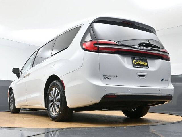 2023 Chrysler Pacifica Plug-In Hybrid Touring L