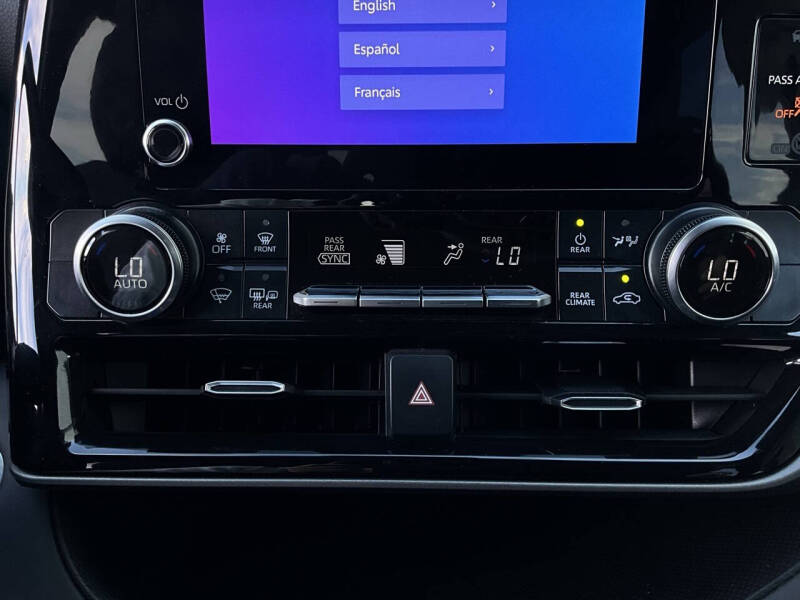 2025 Toyota Highlander LE