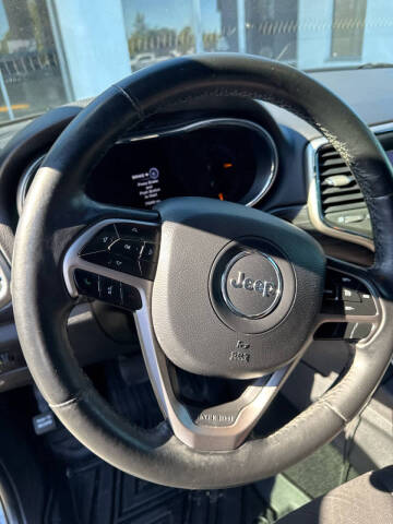 2019 Jeep Grand Cherokee Laredo