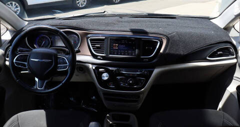2021 Chrysler Voyager LX