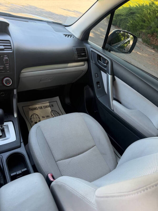 2015 Subaru Forester 2.5i