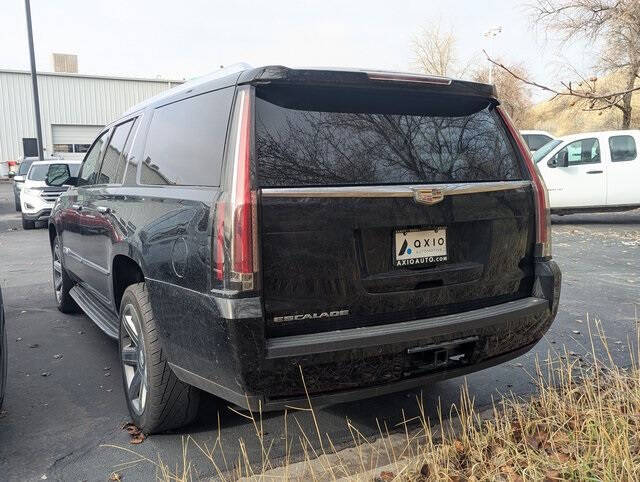 2018 Cadillac Escalade ESV Premium Luxury