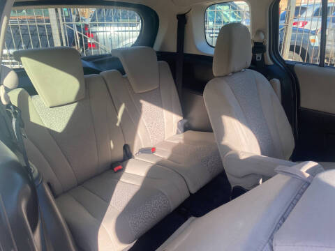 2012 Mazda MAZDA5 Sport