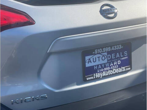 2020 Nissan Kicks SR