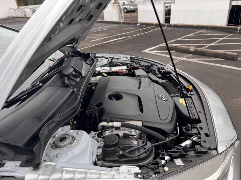 2018 Infiniti QX30 Premium