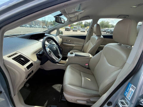 2013 Toyota Prius v Five