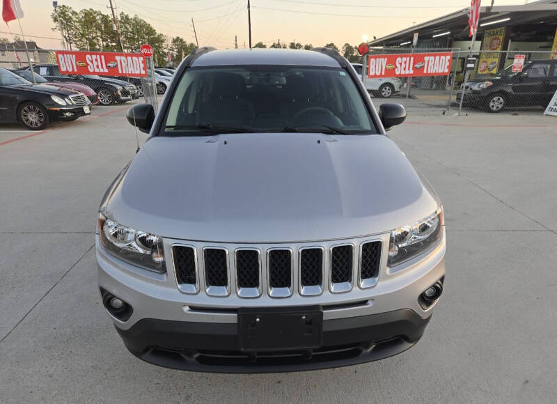 2017 Jeep Compass Sport photo 4