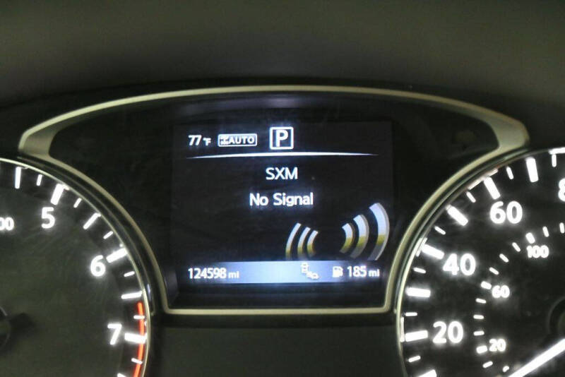 2017 Nissan Pathfinder SL