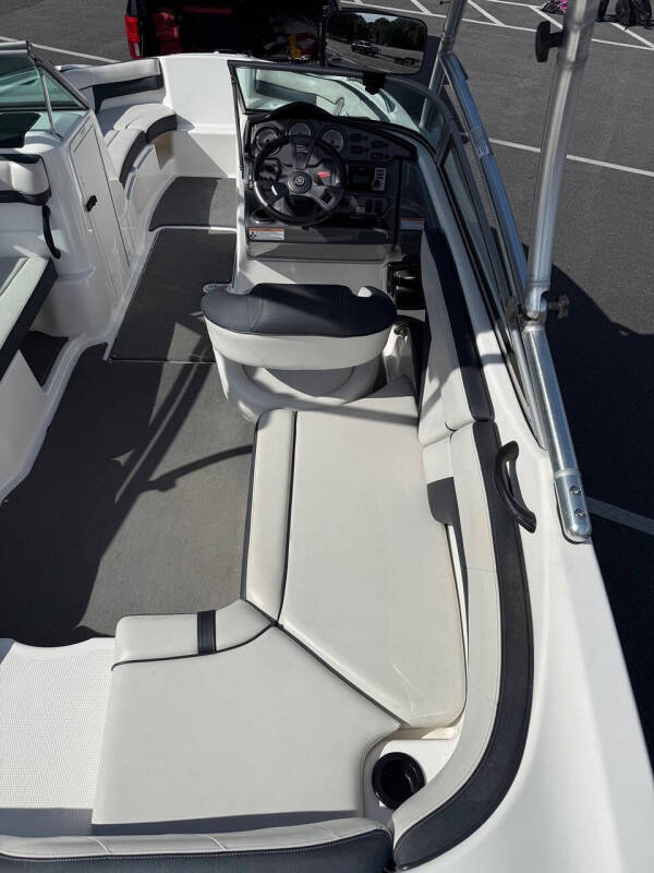 2015 Yamaha AR210