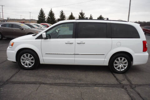 2015 Chrysler Town and Country for sale at Bryan Auto Depot in Bryan OH