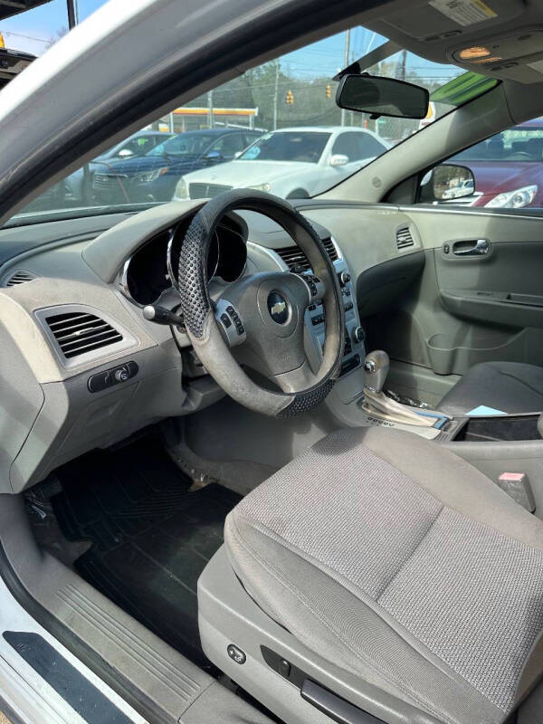 Image 4 of 2010 Chevrolet Malibu LT