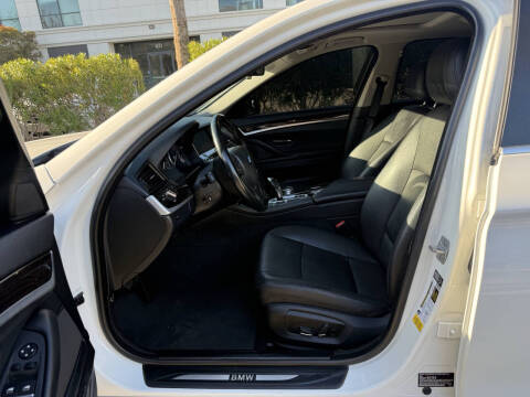 2015 BMW 5 Series 528i