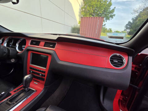 2013 Ford Mustang V6 Premium