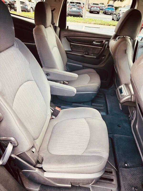 2017 Chevrolet Traverse LT